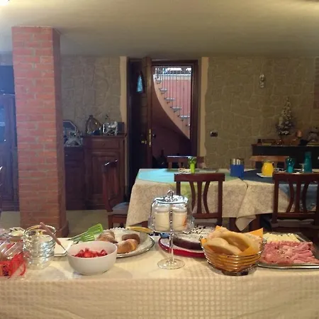 Torre In Langa فندق مبيت وإفطار 3*