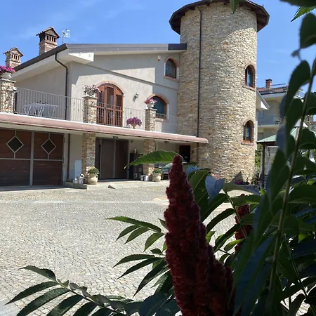Torre In Langa Frühstückspension