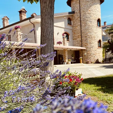 Torre In Langa Bed & Breakfast Carru