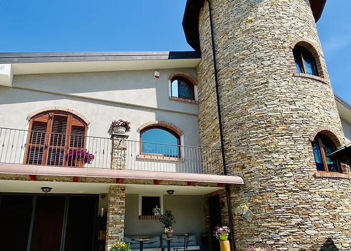 Torre In Langa 3* Carrù
